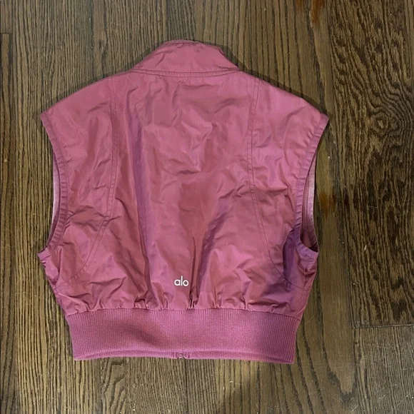 ALO Yoga Sleeveless Zip Crop Jacket vest Rose Pink Sz S - Picture 2 of 2